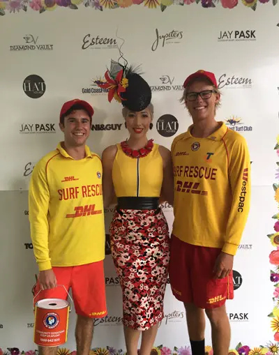 Red yellow fashions on the field