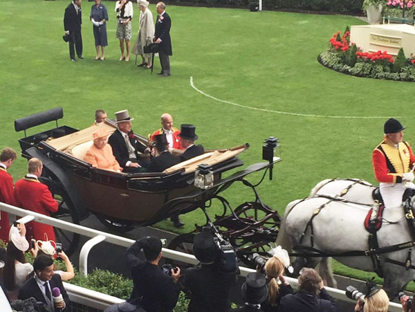 queen in carriage at royal ascot in england